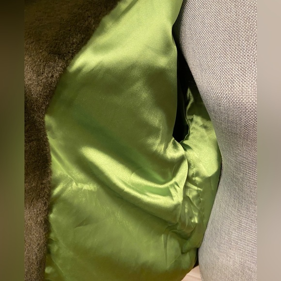 Saint Geraldine Oversized Faux Fur Coat - Picture 5 of 6